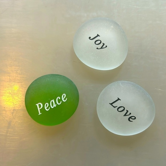 Glass worry stones-Love/Peace/Joy - Picture 1 of 2